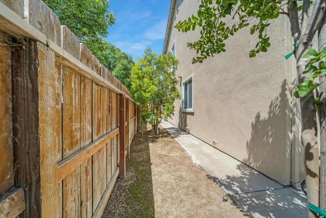 3120 Queens Gate Ln, Modesto, CA 95355