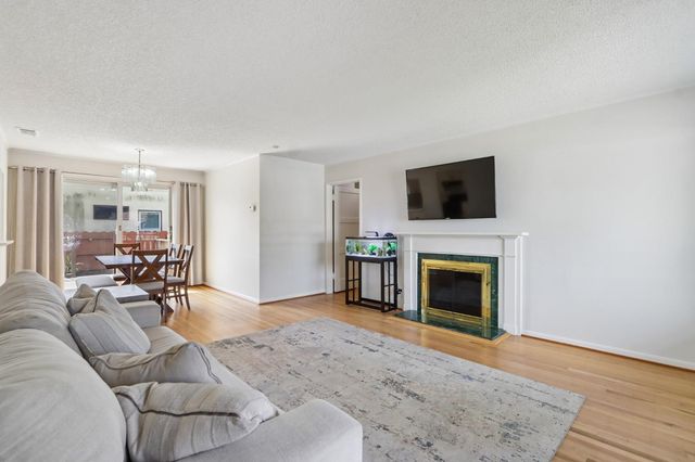 886 Via Manzanas, San Lorenzo, CA 94580