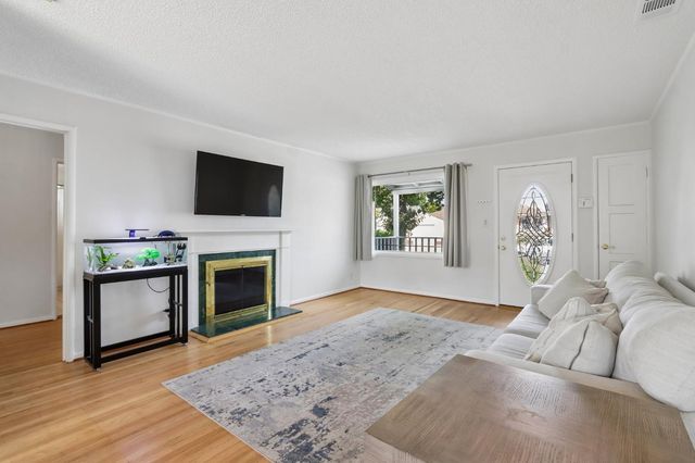 886 Via Manzanas, San Lorenzo, CA 94580