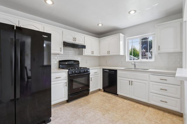 886 Via Manzanas, San Lorenzo, CA 94580