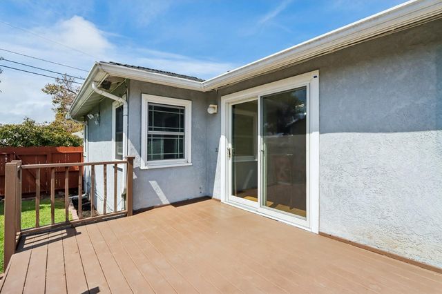886 Via Manzanas, San Lorenzo, CA 94580