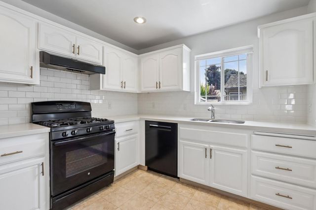 886 Via Manzanas, San Lorenzo, CA 94580