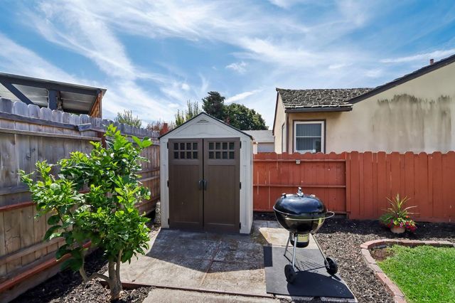 886 Via Manzanas, San Lorenzo, CA 94580