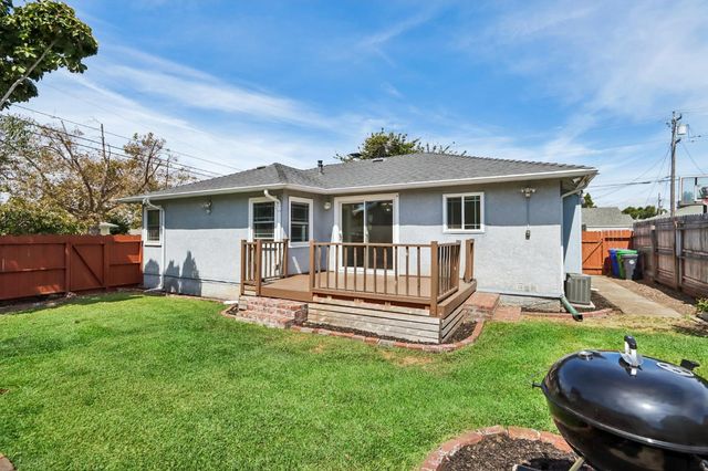 886 Via Manzanas, San Lorenzo, CA 94580
