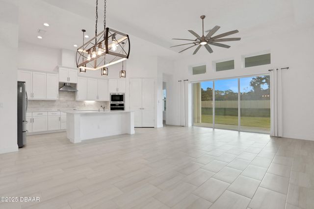 6239 Woodhaven Village Drive, Port Orange, FL 32128