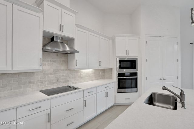 6239 Woodhaven Village Drive, Port Orange, FL 32128