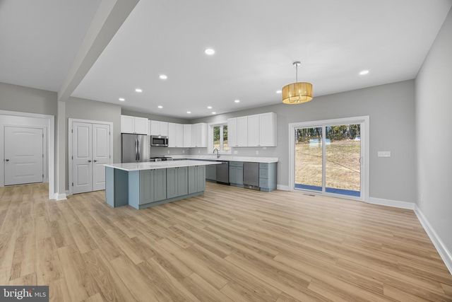 607 SLONAKER LN, Martinsburg, WV 25405