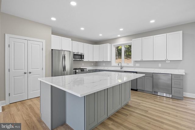 607 SLONAKER LN, Martinsburg, WV 25405