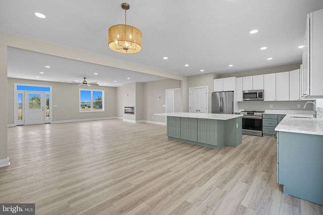 607 SLONAKER LN, Martinsburg, WV 25405