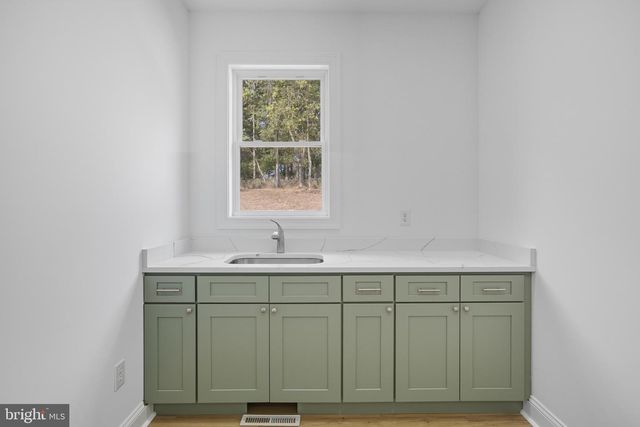 607 SLONAKER LN, Martinsburg, WV 25405