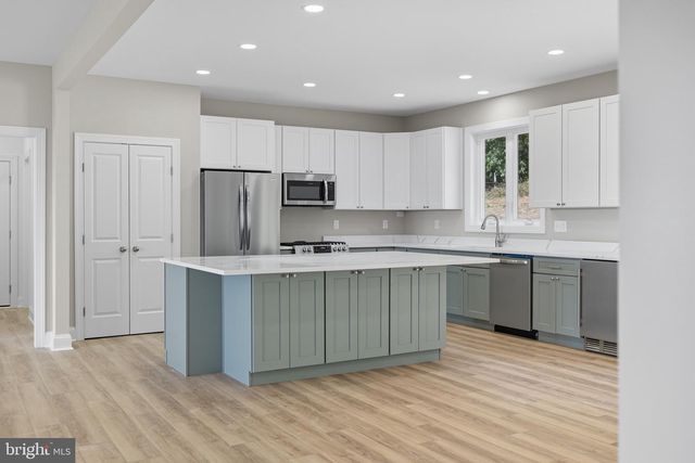 607 SLONAKER LN, Martinsburg, WV 25405