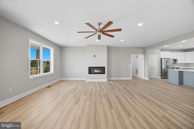 607 SLONAKER LN, Martinsburg, WV 25405