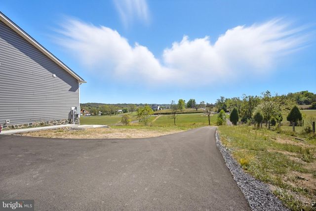 607 SLONAKER LN, Martinsburg, WV 25405