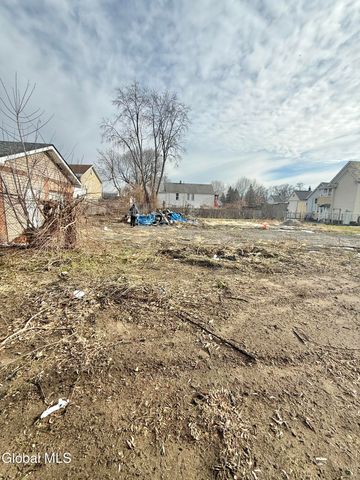 821 Strong Street, Schenectady, NY 12307