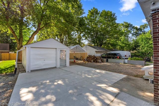 9976 Pierson Street, Detroit, MI 48228