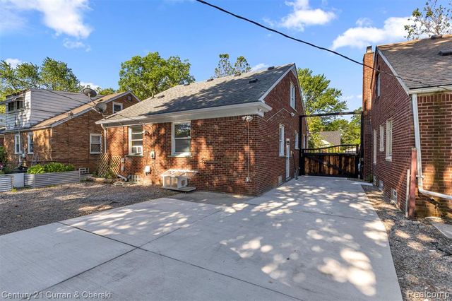 9976 Pierson Street, Detroit, MI 48228