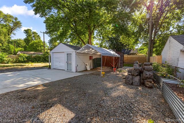 9976 Pierson Street, Detroit, MI 48228