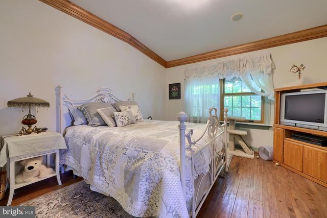 310 MAIL ROUTE, Sinking Spring, PA 19608