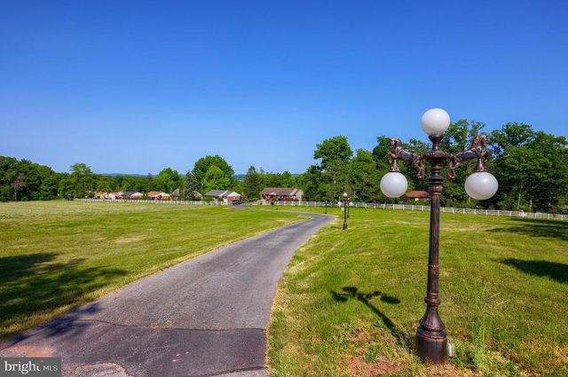 310 MAIL ROUTE, Sinking Spring, PA 19608