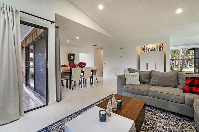 6186 Brandon Street, Palm Beach Gardens, FL 33418