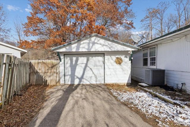 74 Falling Creek Circle, Janesville, WI 53548