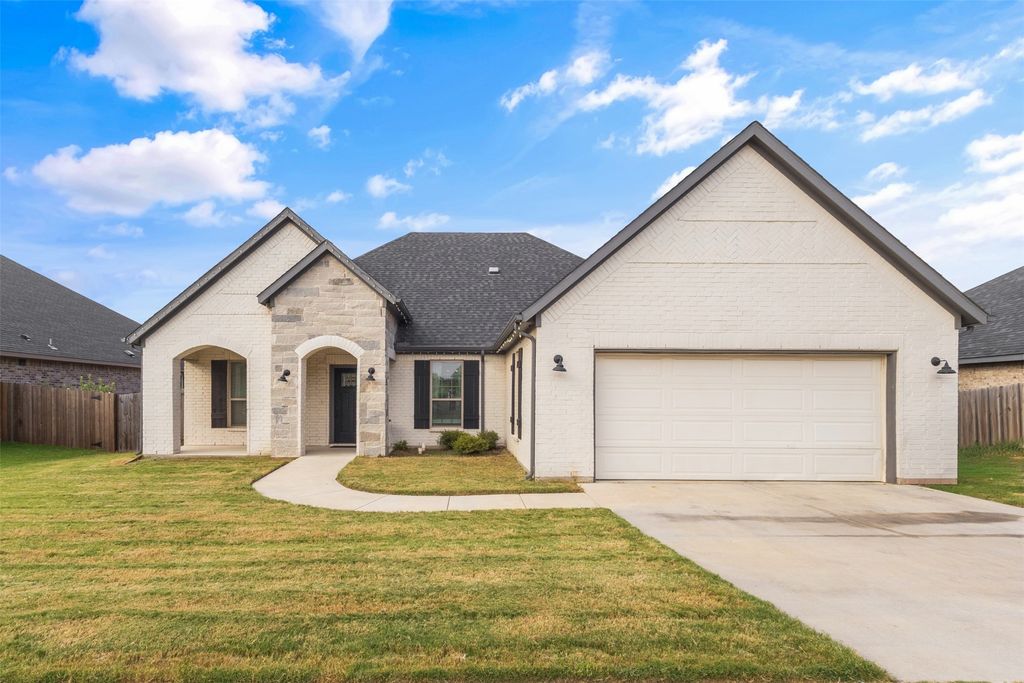 3221 George Avenue, Forest Hill, TX 76119