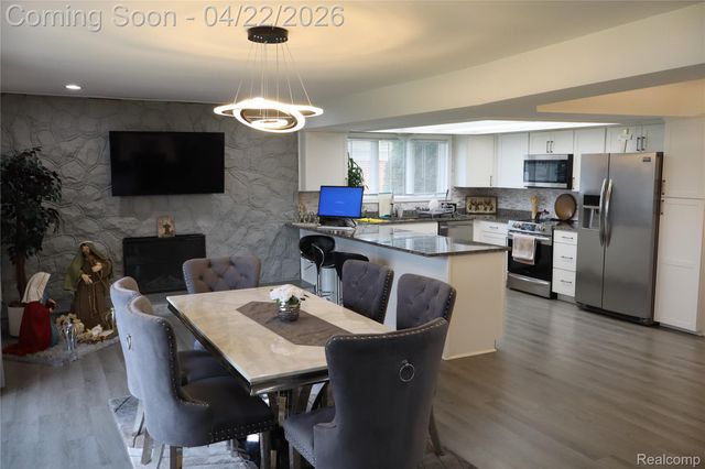 11114 Greendale Drive, Sterling Heights, MI 48312