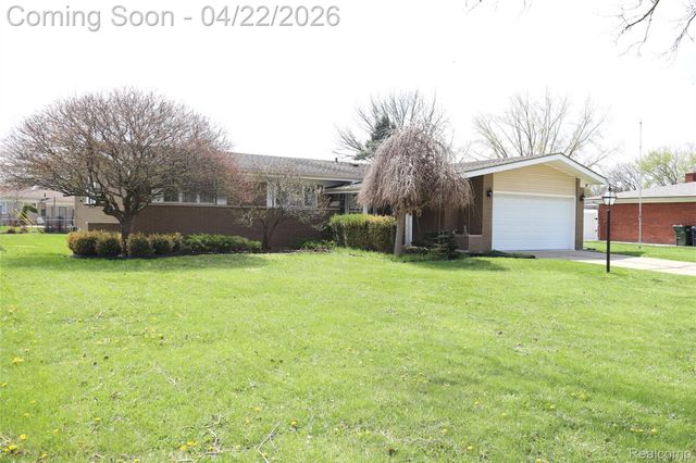 11114 Greendale Drive, Sterling Heights, MI 48312