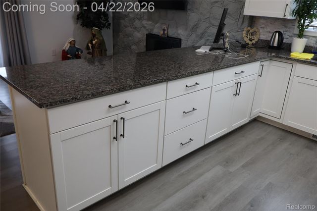 11114 Greendale Drive, Sterling Heights, MI 48312