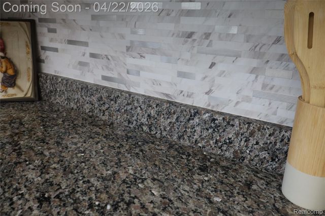 11114 Greendale Drive, Sterling Heights, MI 48312