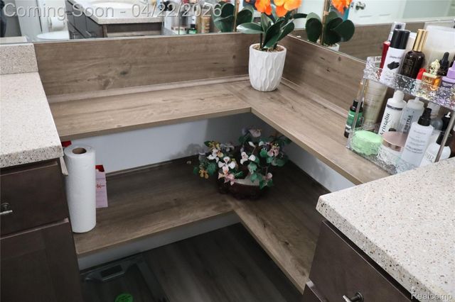 11114 Greendale Drive, Sterling Heights, MI 48312