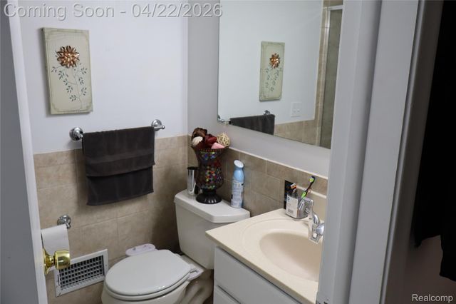 11114 Greendale Drive, Sterling Heights, MI 48312