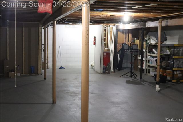 11114 Greendale Drive, Sterling Heights, MI 48312