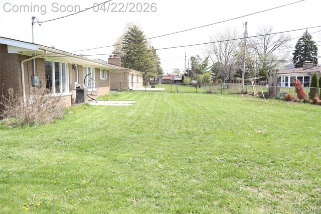 11114 Greendale Drive, Sterling Heights, MI 48312