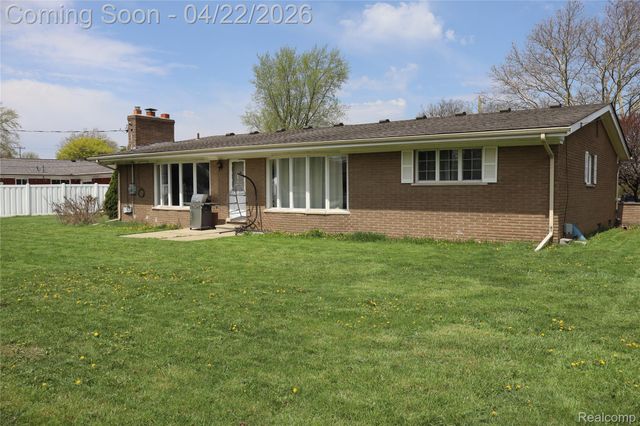 11114 Greendale Drive, Sterling Heights, MI 48312