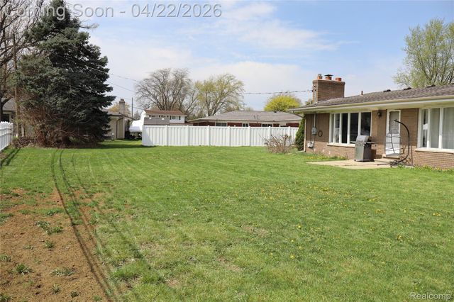 11114 Greendale Drive, Sterling Heights, MI 48312