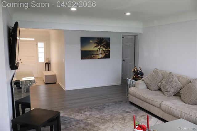 11114 Greendale Drive, Sterling Heights, MI 48312