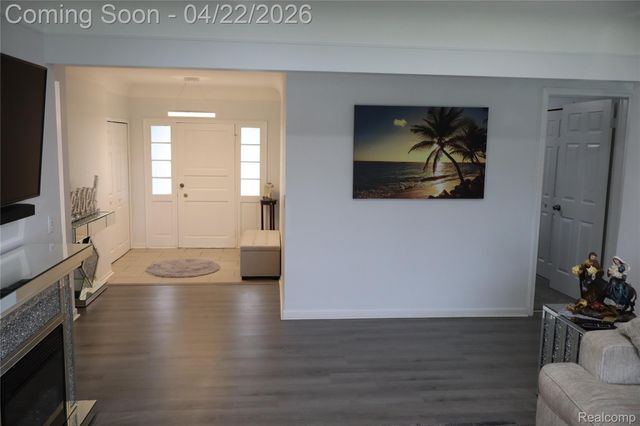 11114 Greendale Drive, Sterling Heights, MI 48312