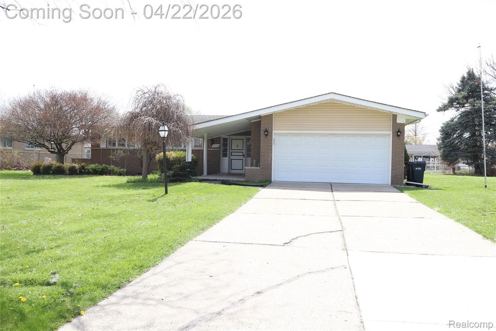 11114 Greendale Drive, Sterling Heights, MI 48312