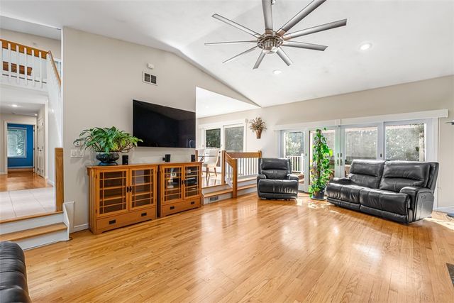 9 Eagle Nest Drive, Lincoln, RI 02865