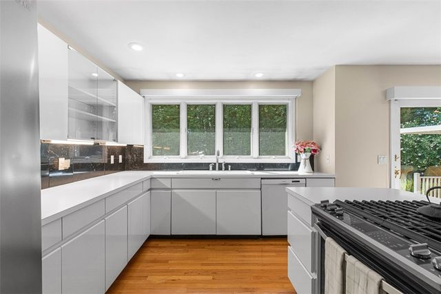 9 Eagle Nest Drive, Lincoln, RI 02865