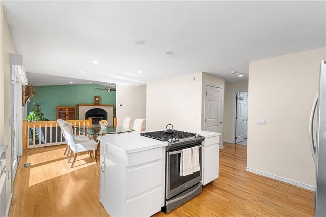 9 Eagle Nest Drive, Lincoln, RI 02865