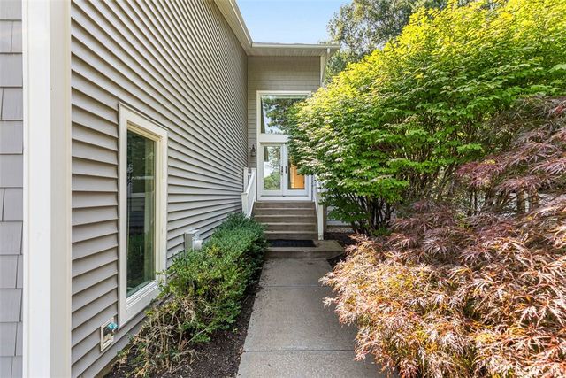 9 Eagle Nest Drive, Lincoln, RI 02865