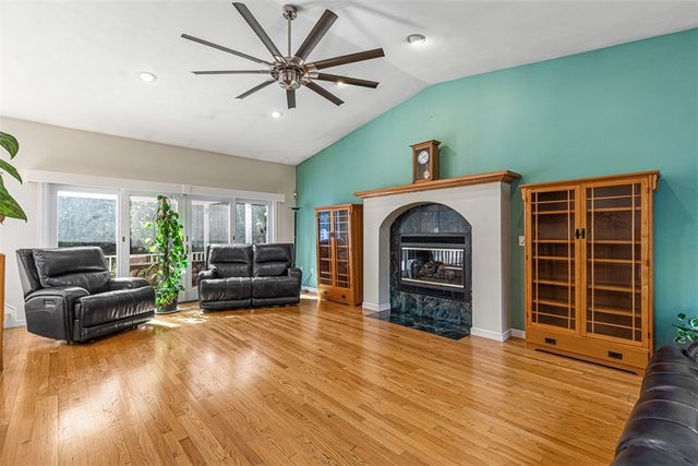 9 Eagle Nest Drive, Lincoln, RI 02865