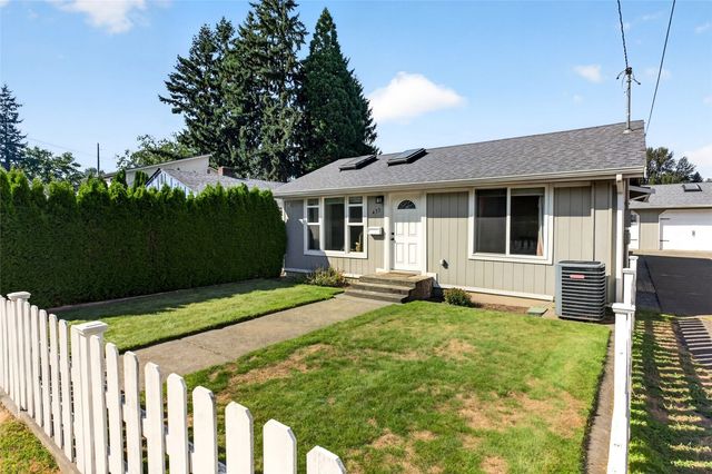 435 Harrison Street, Sumner, WA 98390