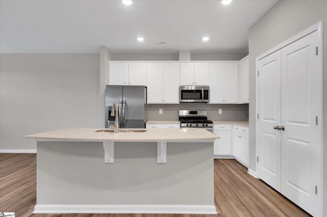 318 E Compass Way, Easley, SC 29640