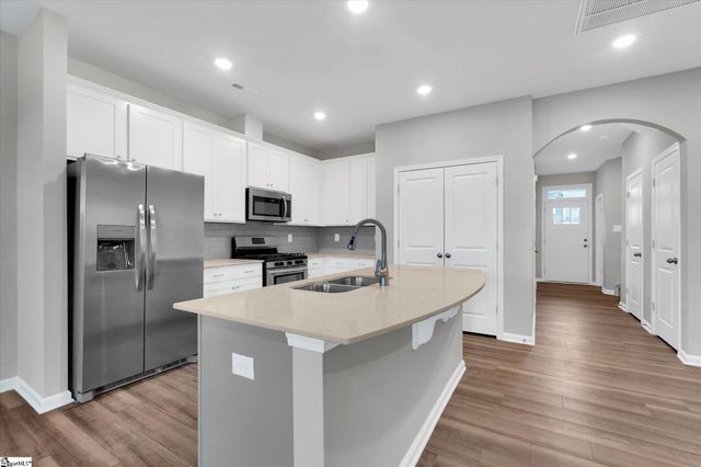 318 E Compass Way, Easley, SC 29640