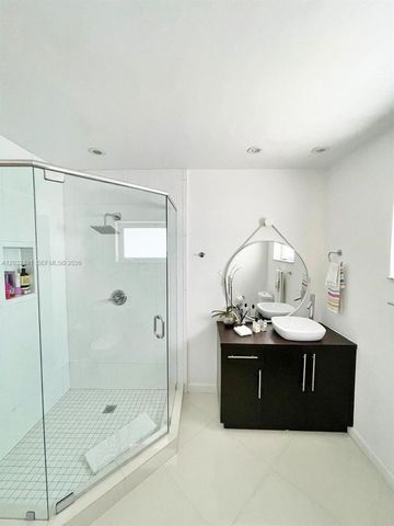 290 E Shore Drive E 290, Miami, FL 33133
