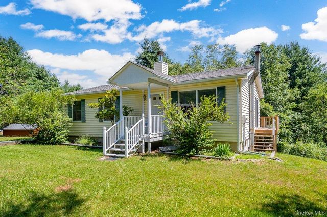 2082 Ulster Heights Road, Ellenville, NY 12788