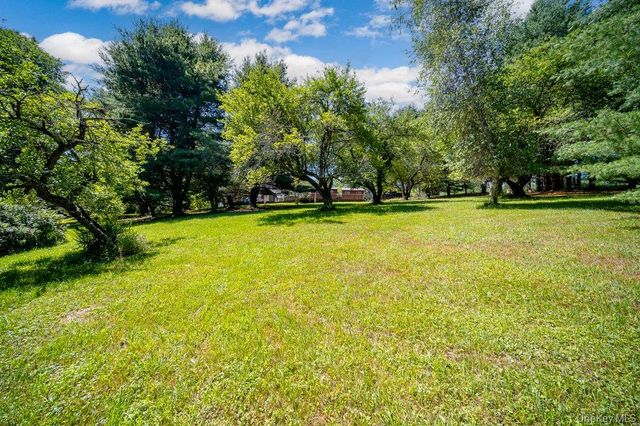 2082 Ulster Heights Road, Ellenville, NY 12788
